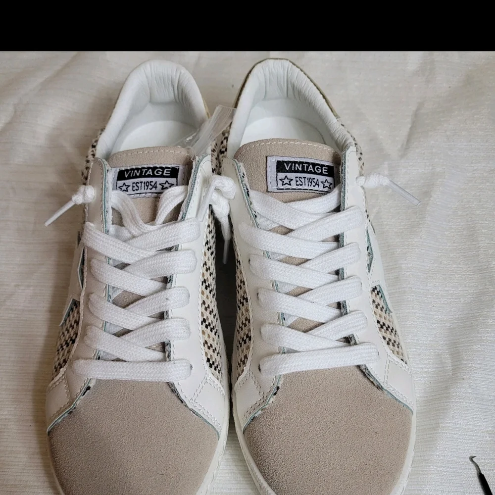 Vintage Havana Beige and White Sneakers - Picture 6 of 14